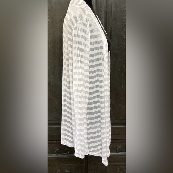 Ava James white stripe sheer jacket. Size Medium - Picture 3 of 10